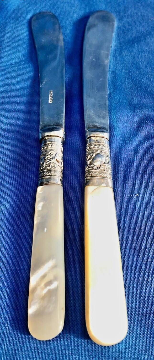 4 antique butter spreading knives in silver-plated metal and mother-of-pearl.