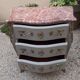 Commode de style Louis XV, peinte