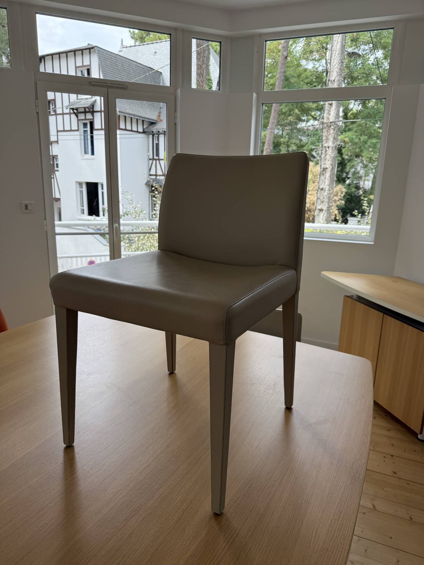 Chairs Poltrona Frau model Liz B