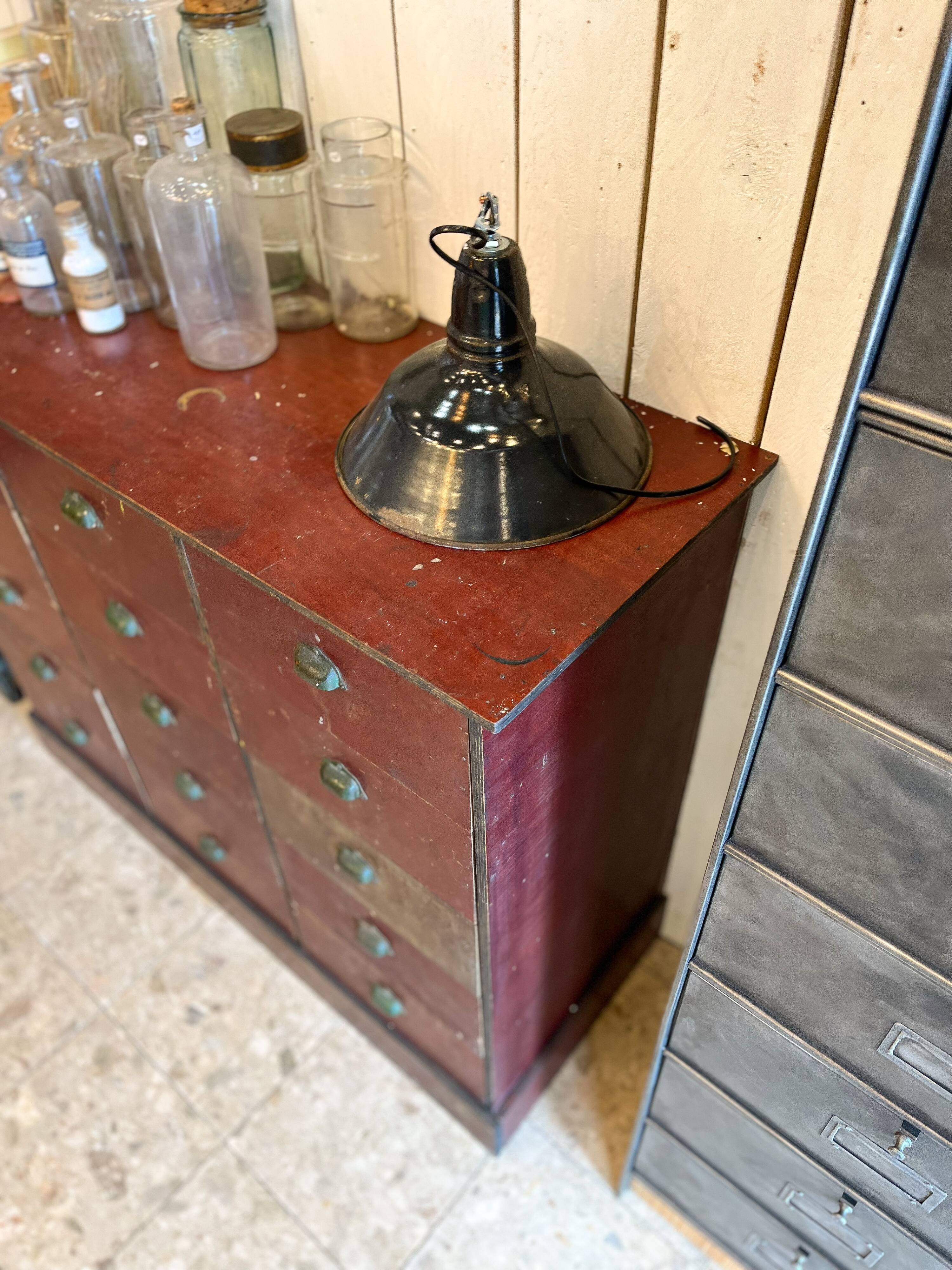 Workshop trade furniture patina red patina