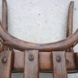 Paire de chaises bistrot anciennes avec patine foncée