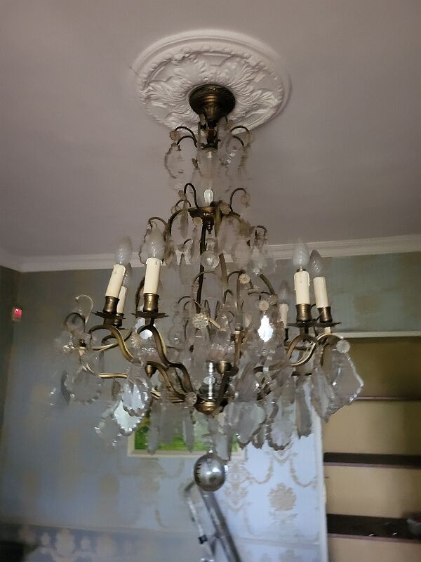 Chandelier with tassels 8 bulbs
