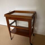 Serving Light mahogany English tea table. Beveled windows. circa 1900. Removable glass top.