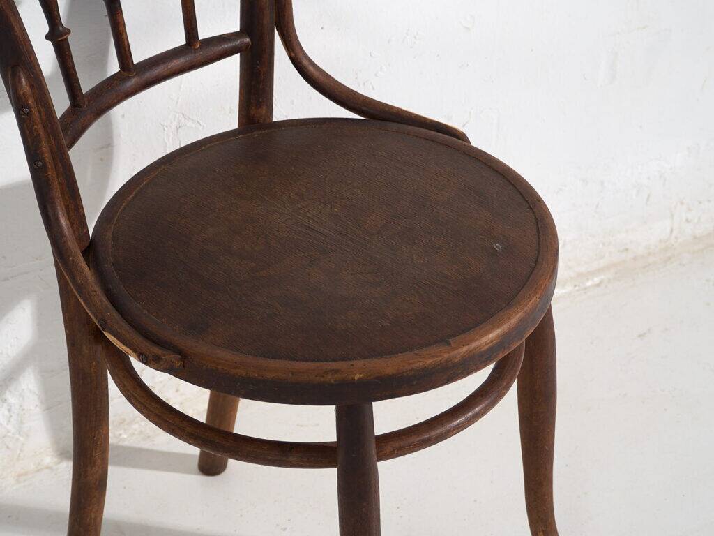 Antique dining chairs (c.1920). Set of 6 pieces no.3