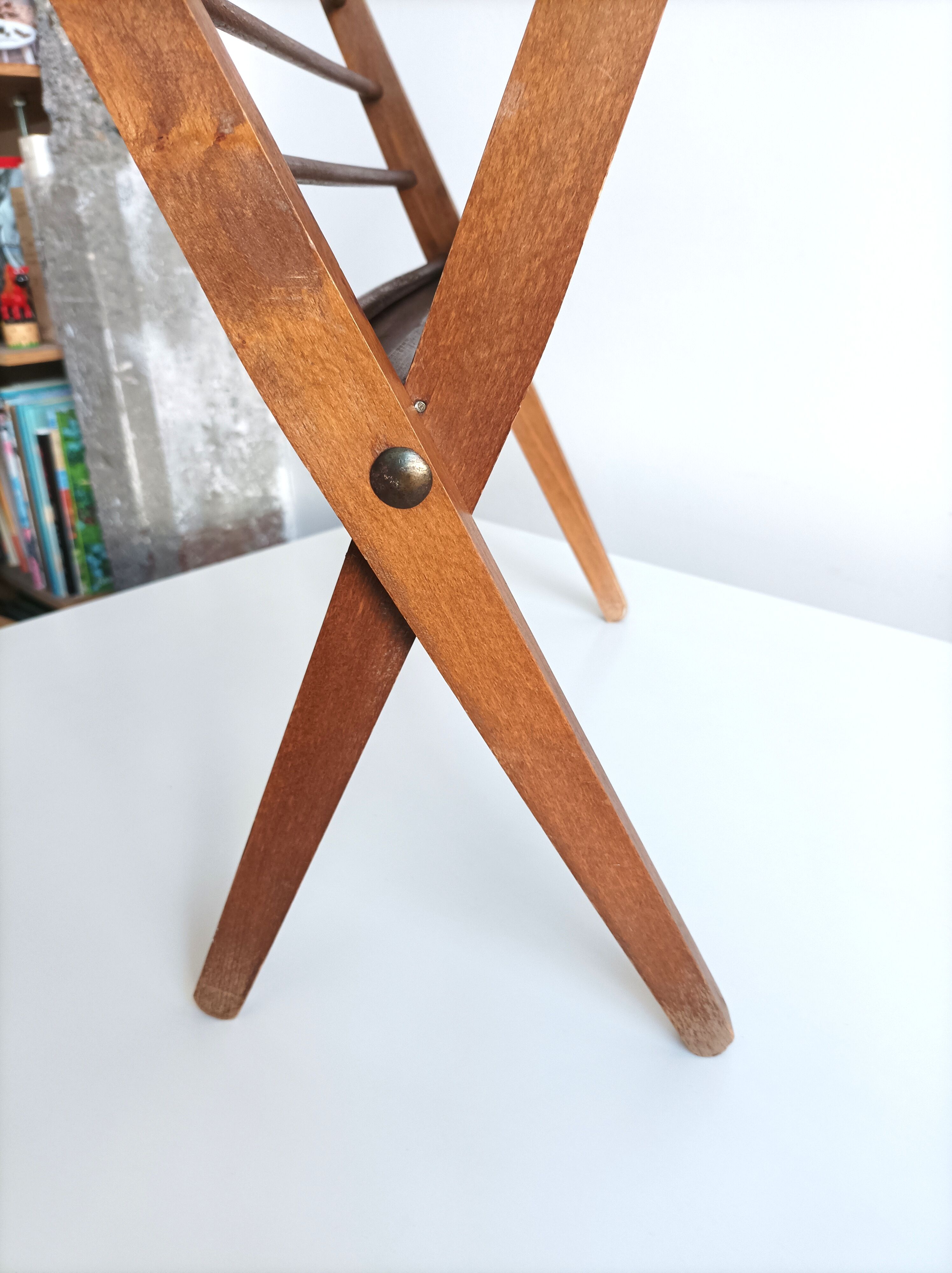 Design folding magazine rack by Cees Braakman