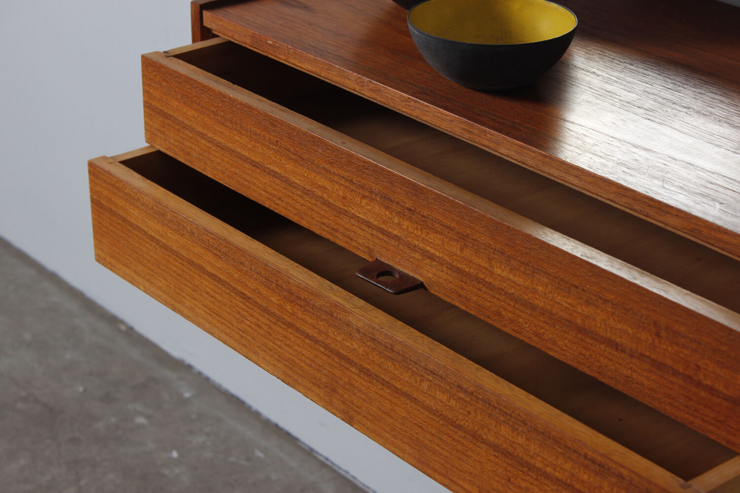 Vintage Teakholz Wandkonsole mit Spiegel Flur Kommode WKS design