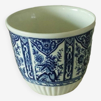 Faience pot cover from Delft Holland