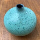 Mid-century German minimalist studio pottery vase by Siegfried Gramann for Töpferhof Römhild, 1960s.