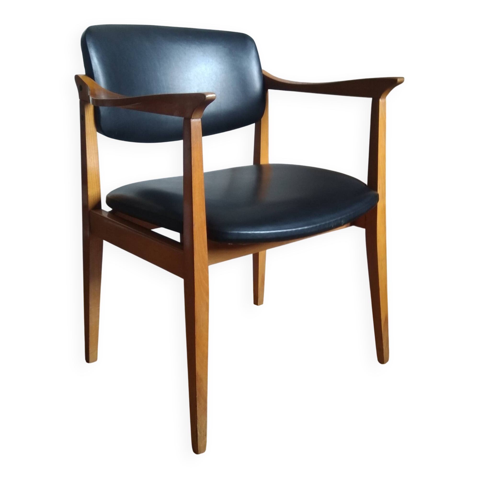 Large Scandinavian office armchair