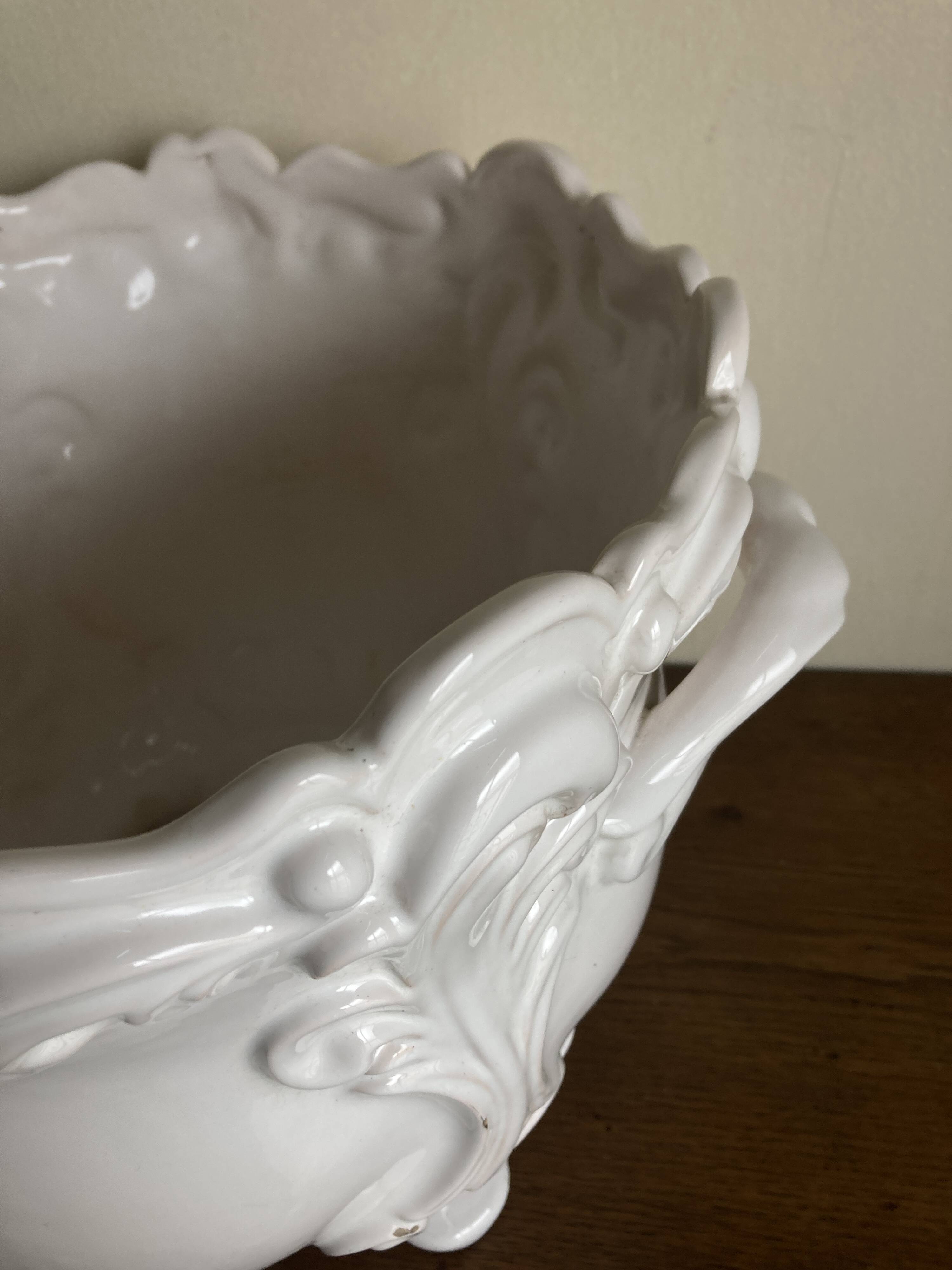 Moustiers Lallier white earthenware floor planter D30cm