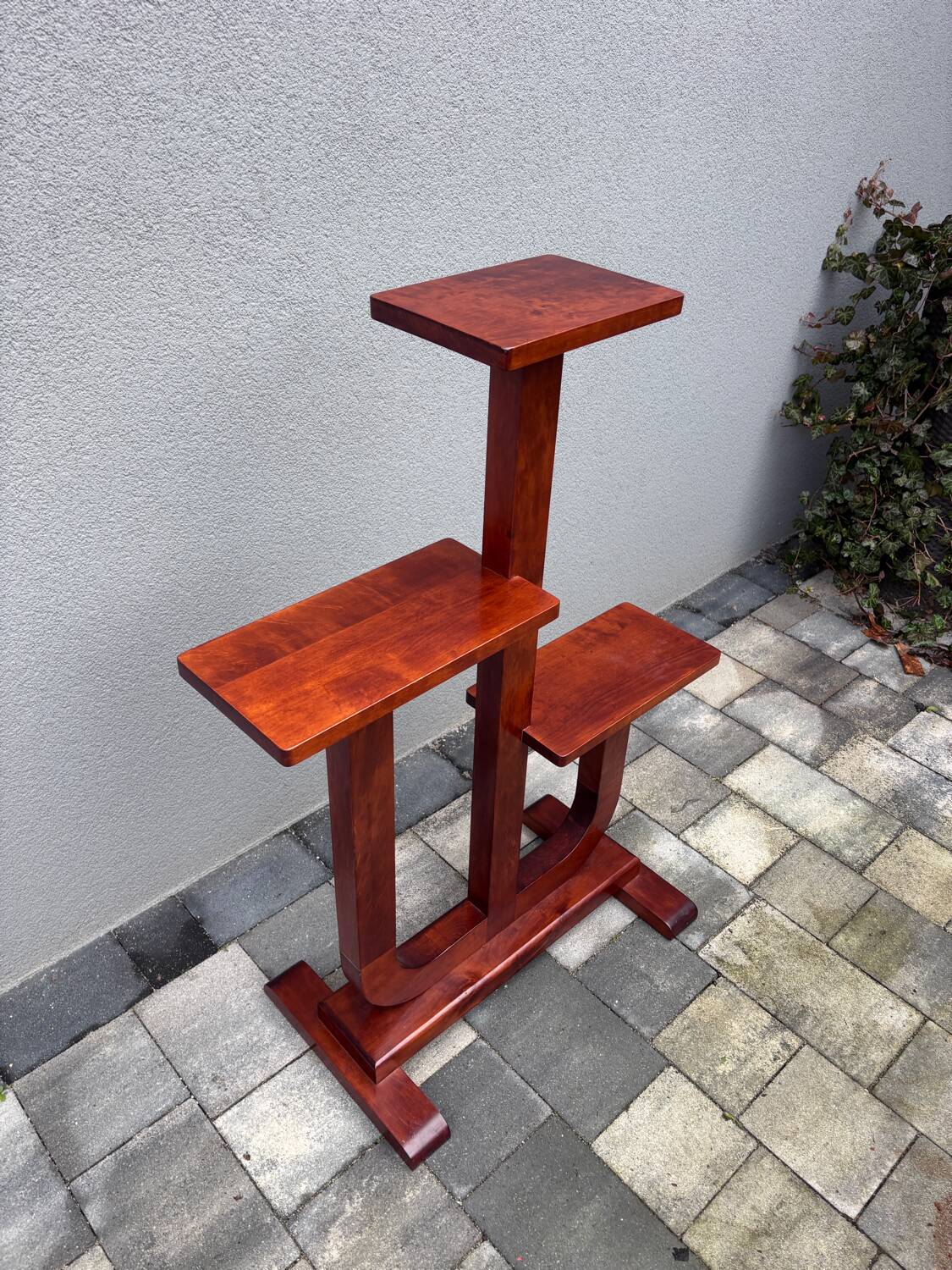 Art deco flower stand