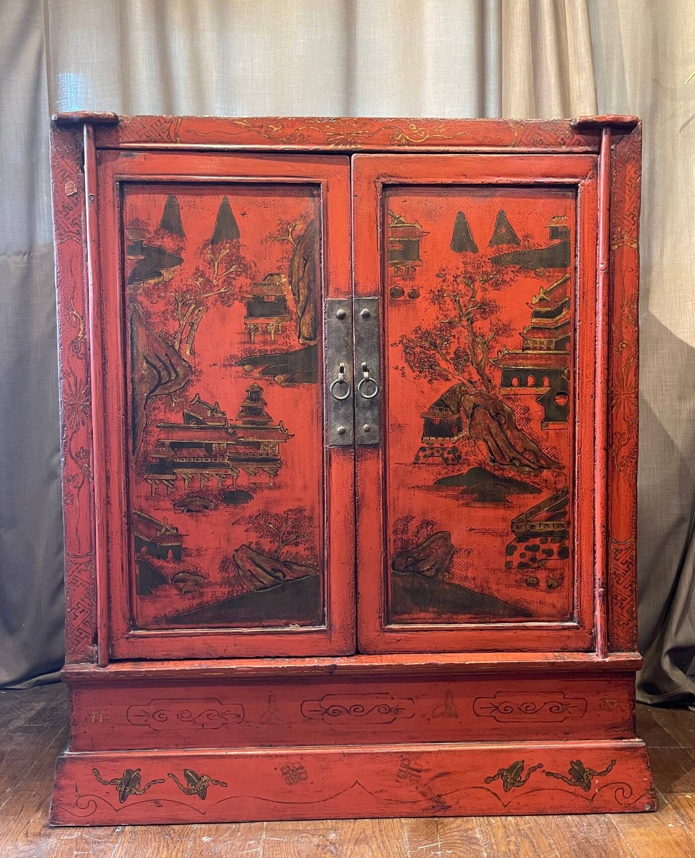 Antique 2-door sideboard
