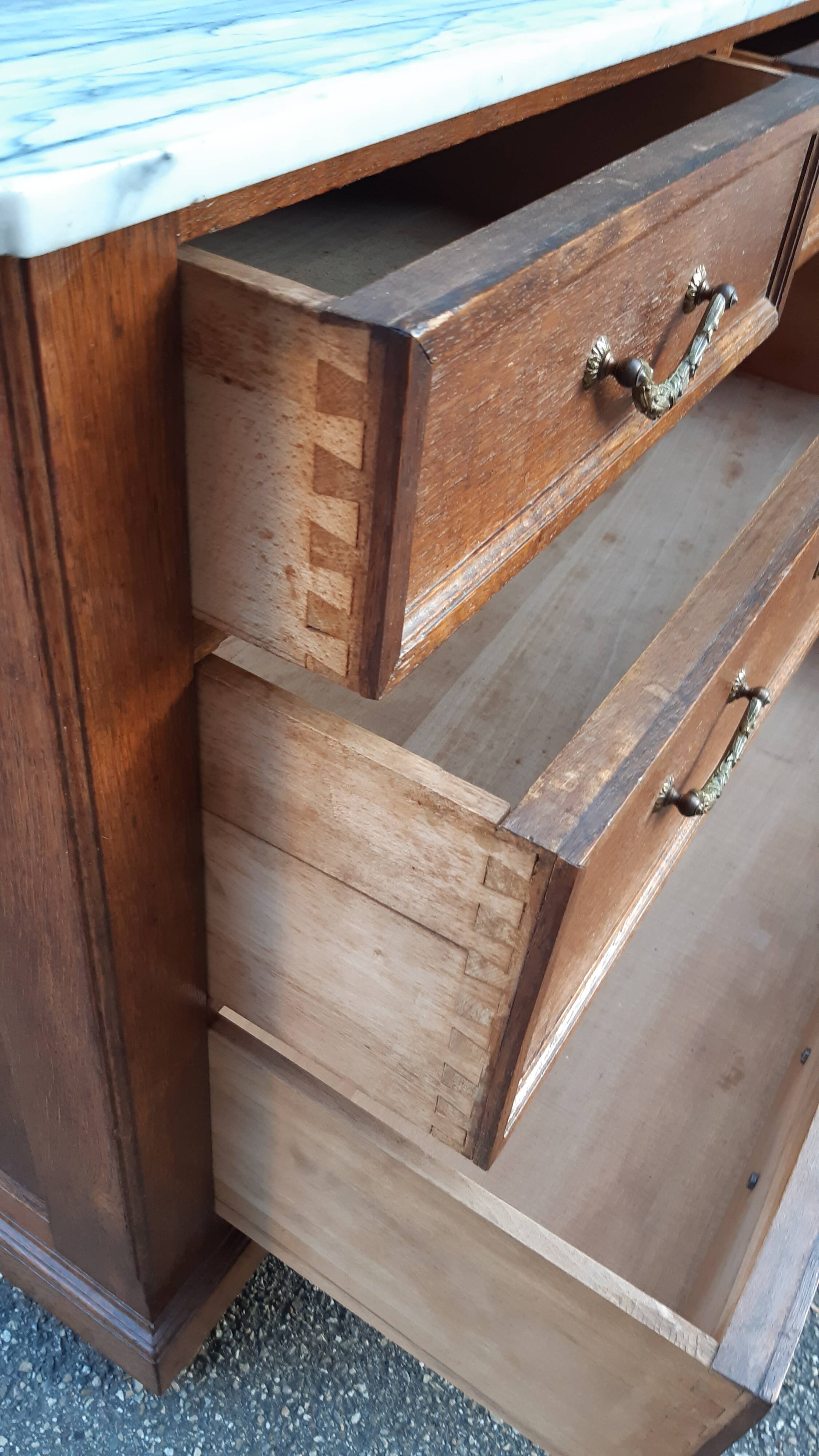Commode chêne et marbre début XXème