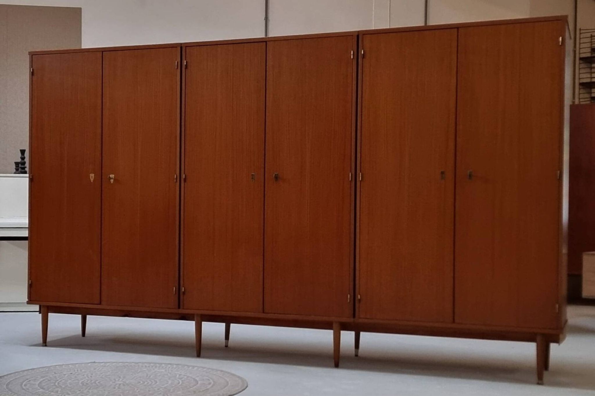 Armoire du milieu du siècle