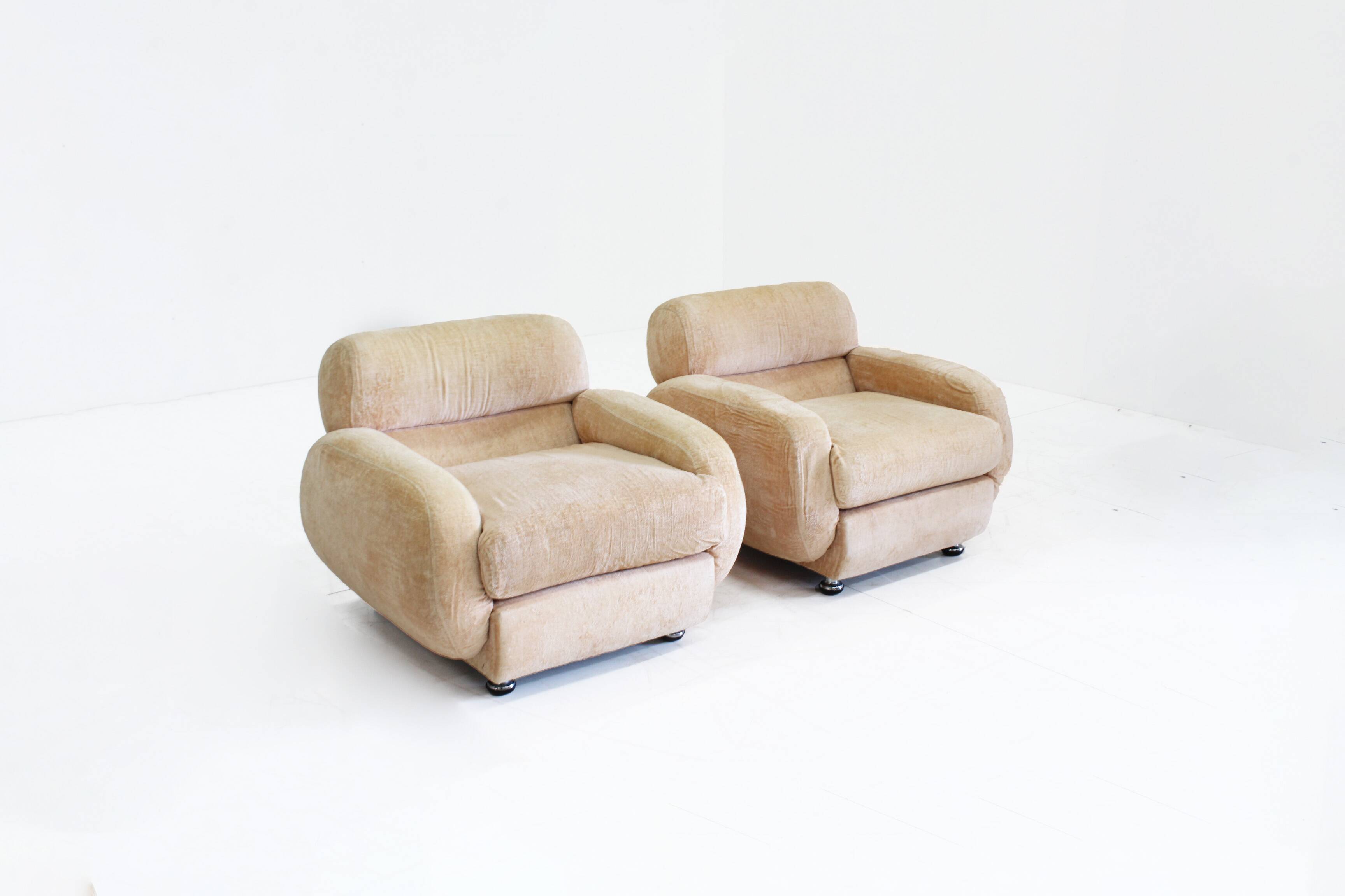Vintage Italian armchairs 1970s , set of 2