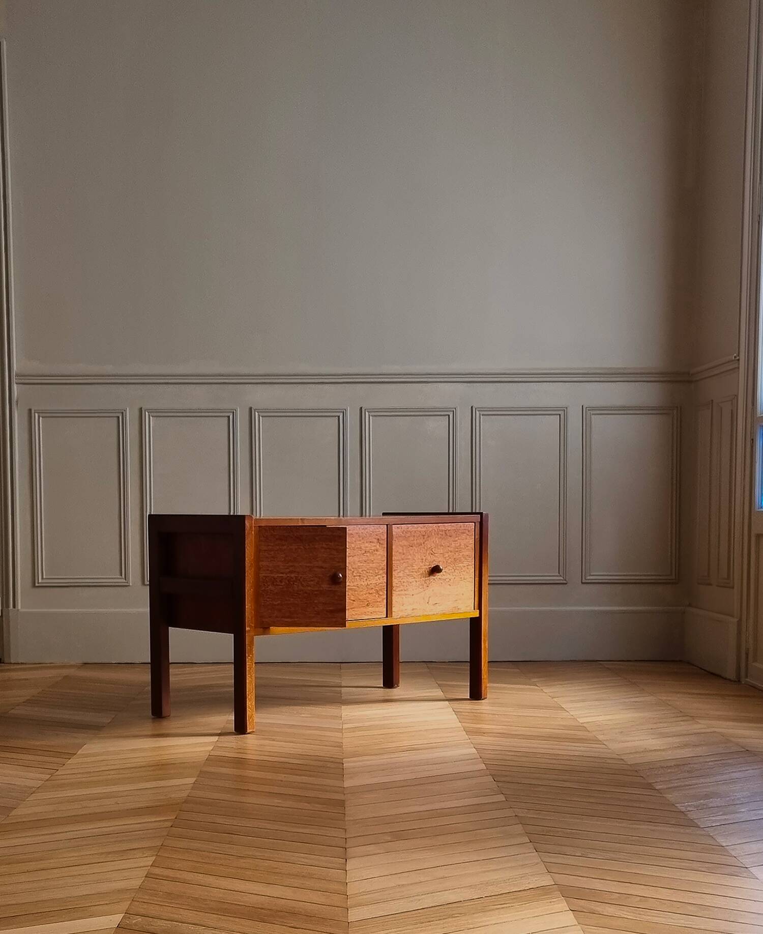 Cabinet enfilade moderniste