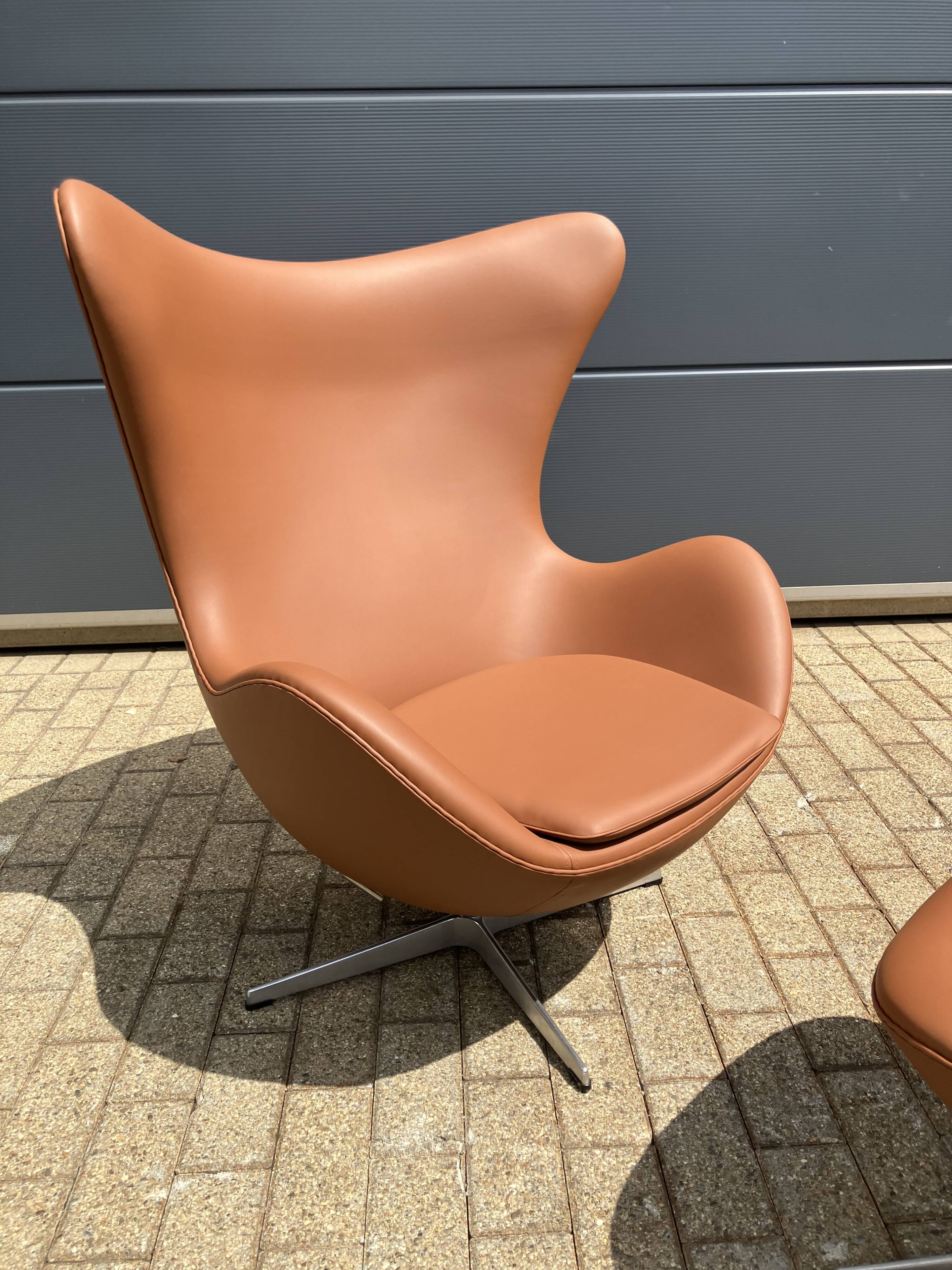 Fritz Hansen Egg Chair in Cognac leather + Ottoman!