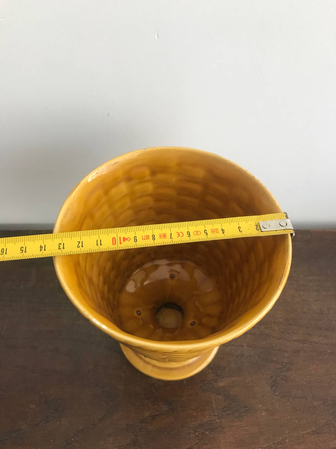 Vintage slip flowerpot stand