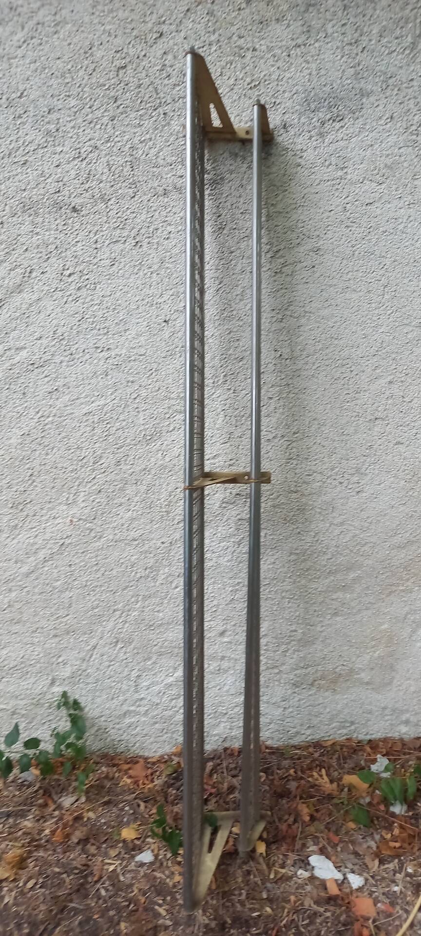 Etagére métallique