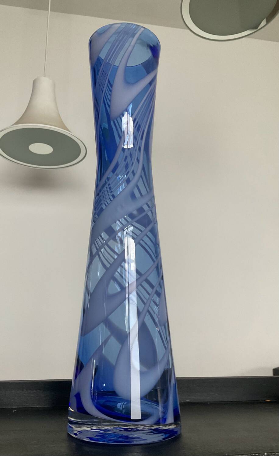 Vintage diabolo vase in glass paste