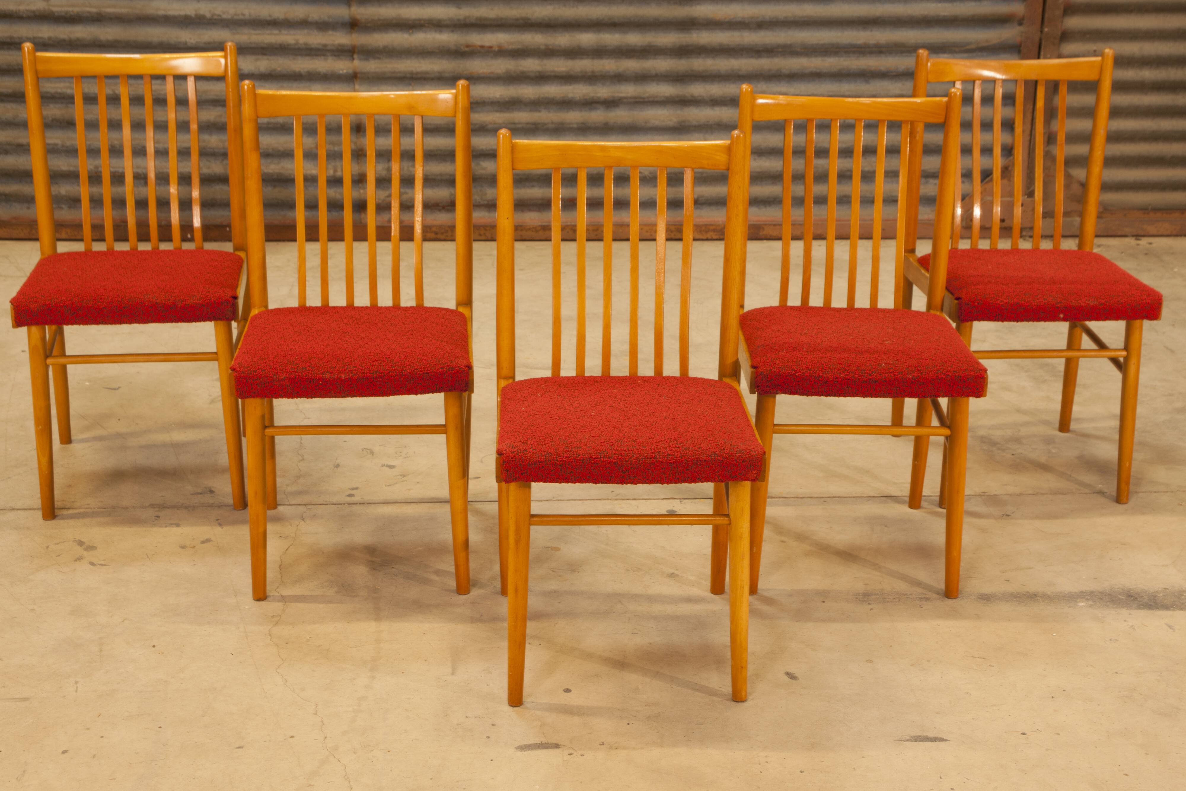 Set of 5 wooden chairs and red fabric