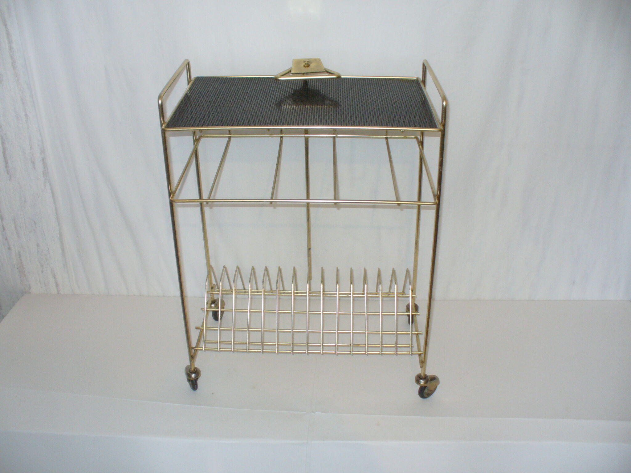 Table roulante porte vinyle, électrophone des années 50