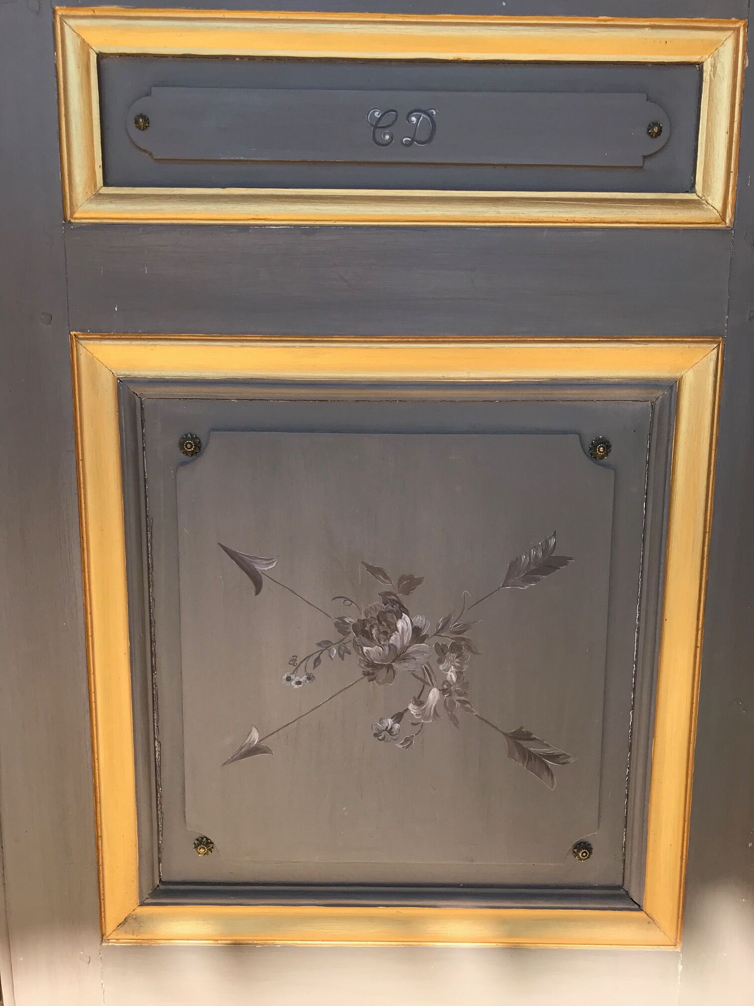 Double portes de placard peintes 1900