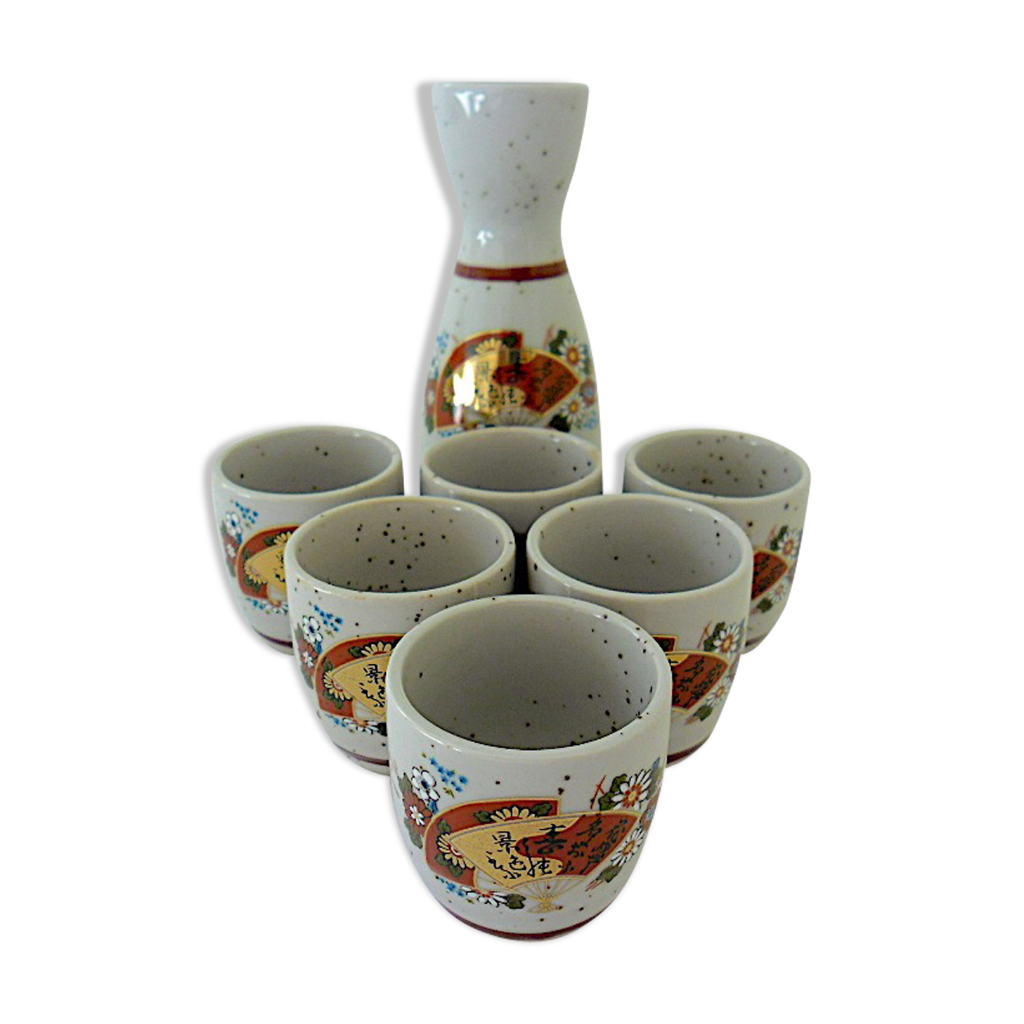 Service à saké en porcelaine d'extrême-orient composé d'un carafon et de six gobelets