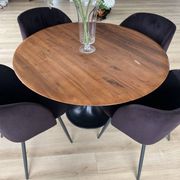 Dining table in walnut AM.PM