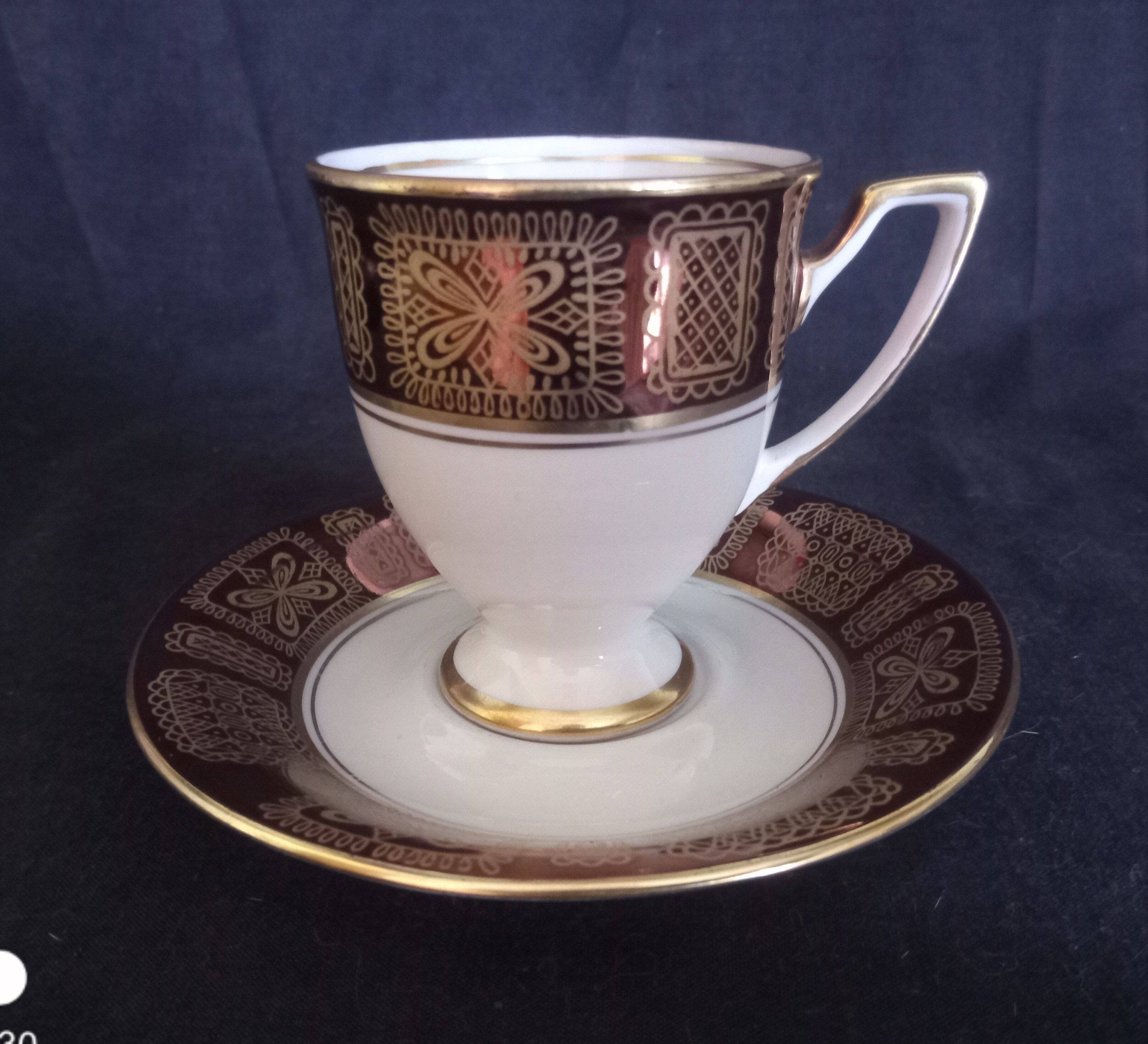 German Waldershof Bavaria porcelain coffee service, handmade decoration in 22 Carat gold