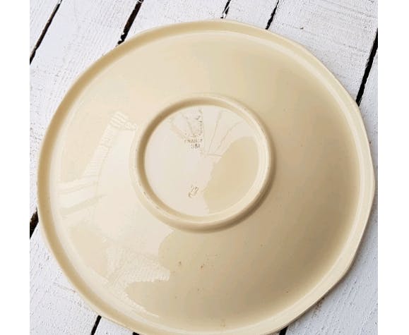 Empty pocket, flat, ceramic plate of Sarreguemines