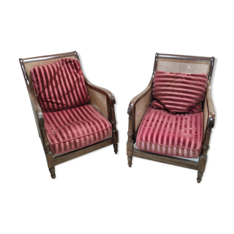Paire de fauteuils style anglais en cannage et bois, assise en plume