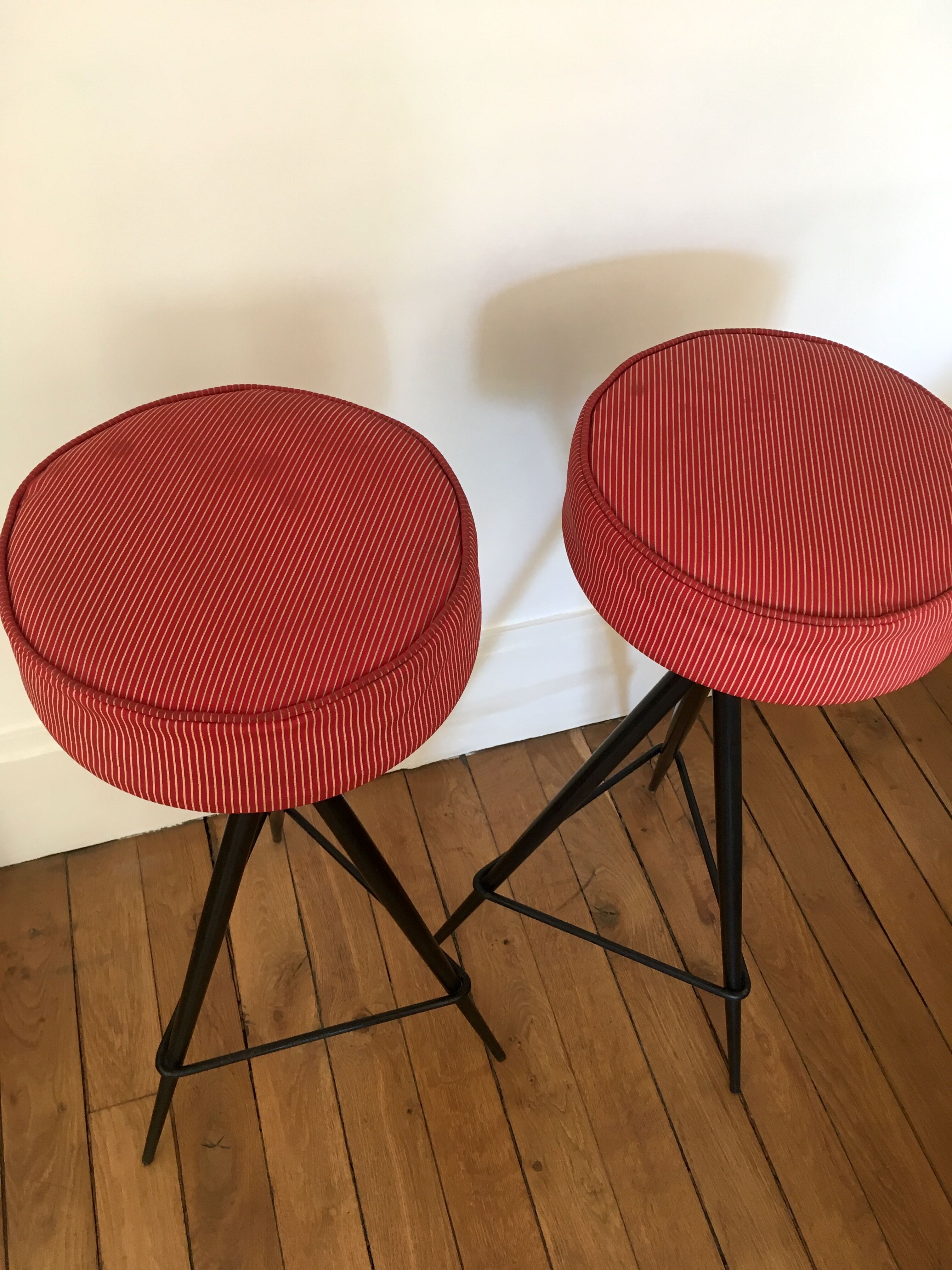 Pair of bar tripod stools