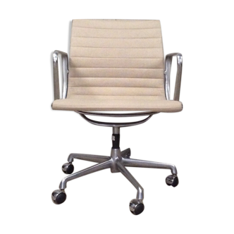 Ea 107 chair by Charles and Ray Eames for Herman Miller 1969