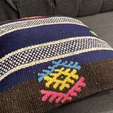 Housse de coussin en laine noire