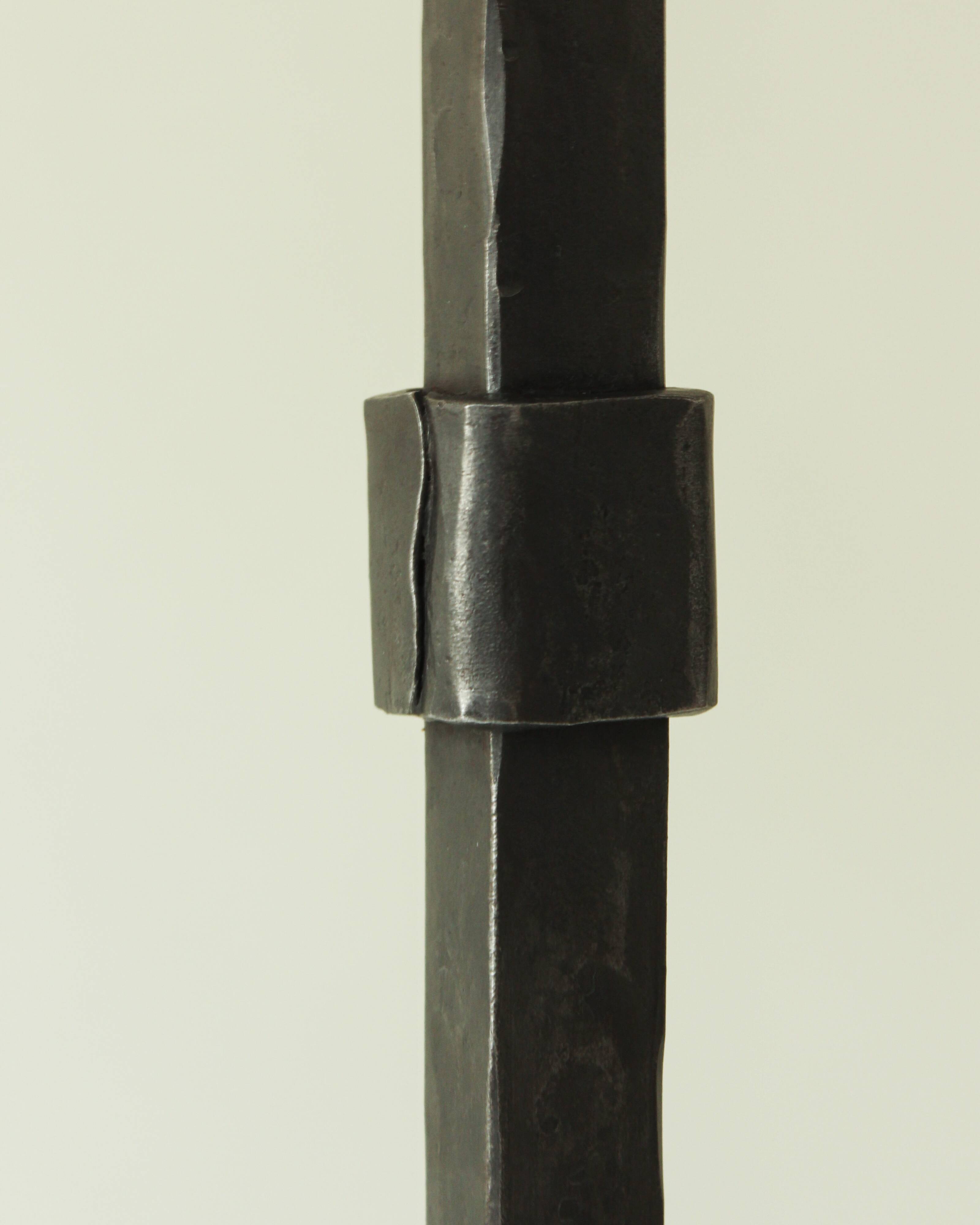 Brutalist floor lamp in wrought iron in the style of the Artisans of Marolles.