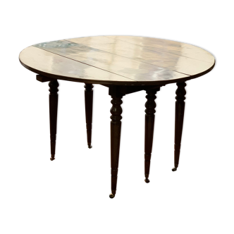 Dining room round table, 2 flaps, 6 feet