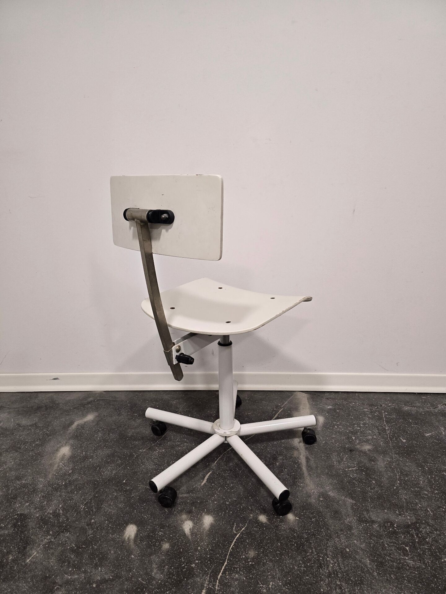 1980s Vintage Industrial Swivel Chair with Adjustable Backrest and Cas