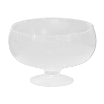 Glass bowl on foot