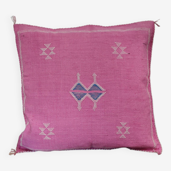 Berber cushion in pink cactus silk