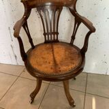 Desk and its rotating armchair England XIX century