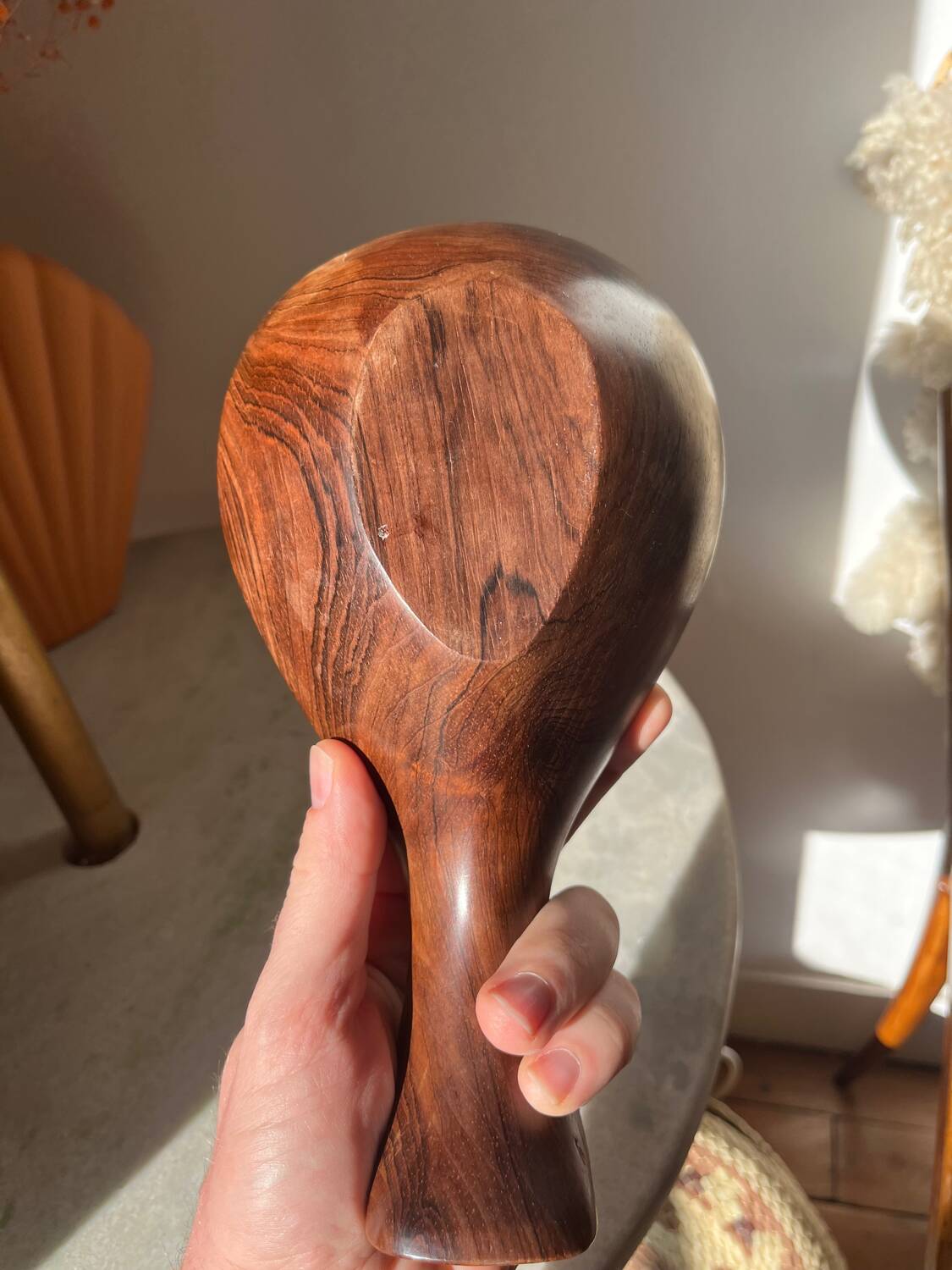 Jean Gillon. Bol à poignée en palissandre