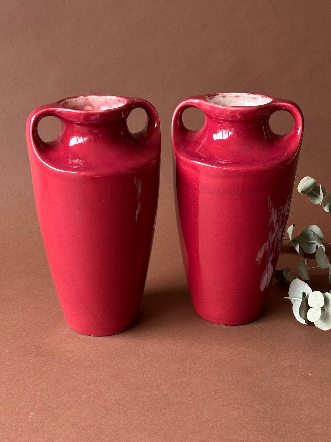 Lot de 2 vases en céramique émaillé pourpre