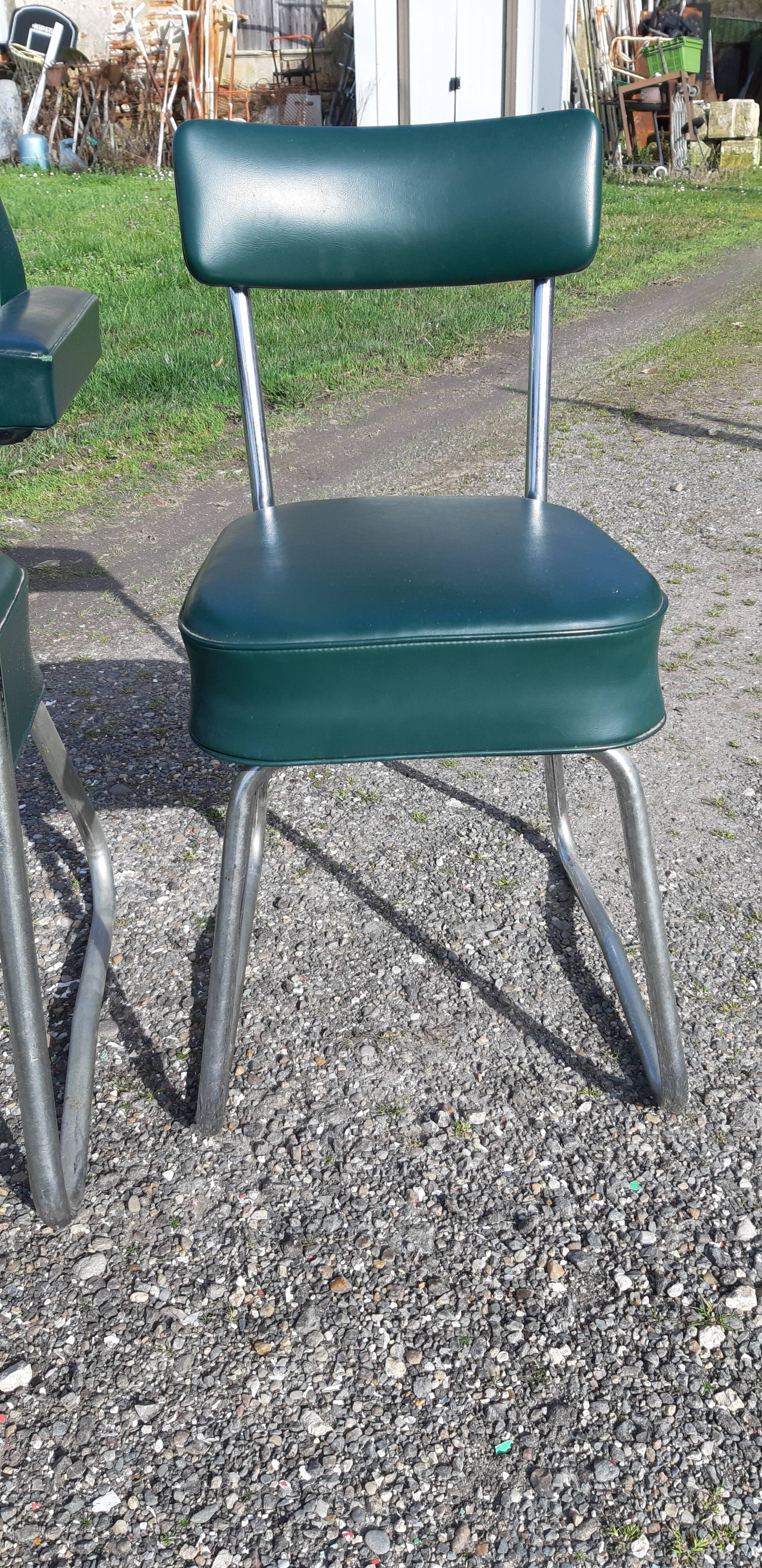 1 Chair and 2 Pullman Chairs