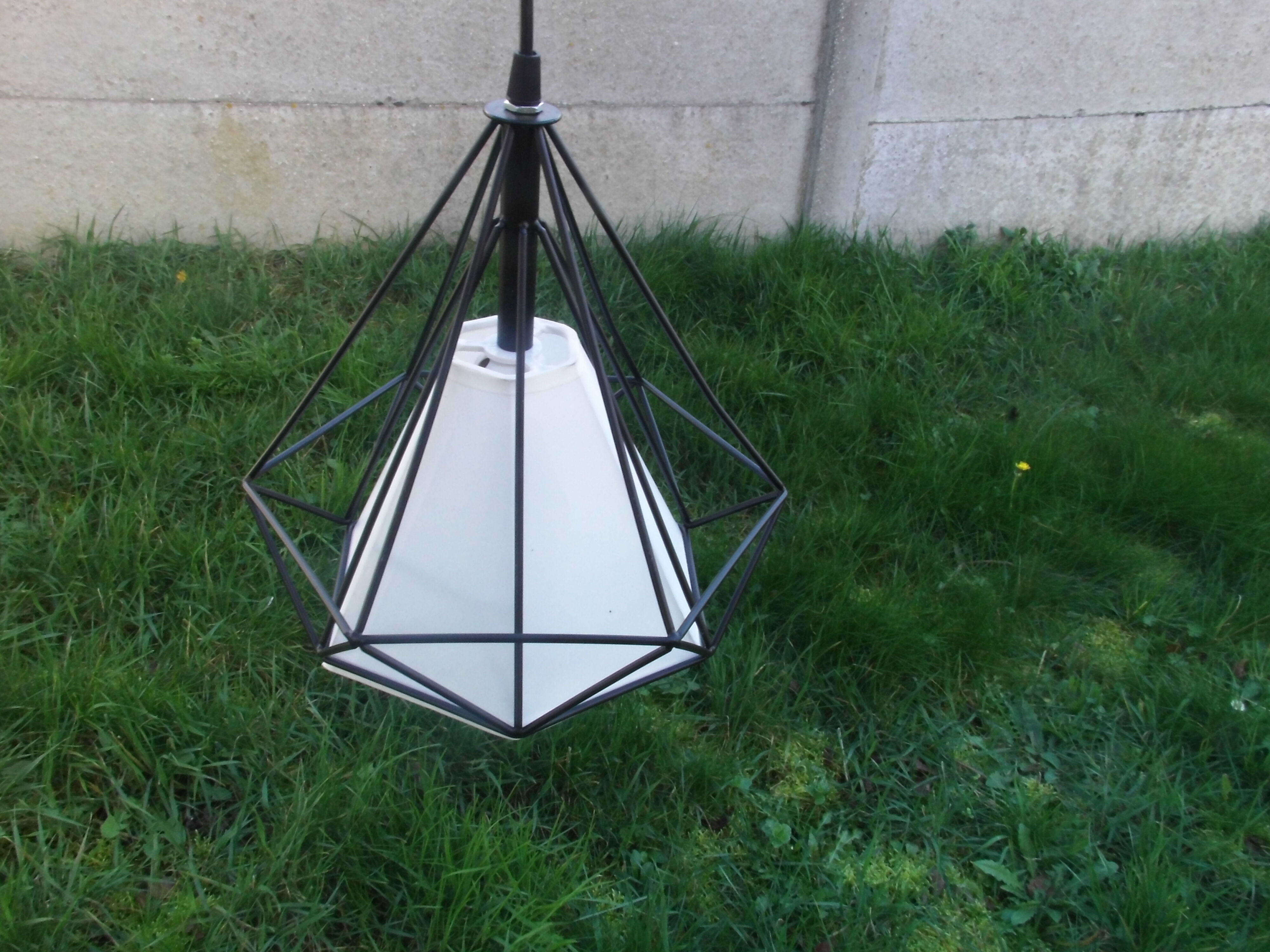 Black metal suspension with white blind