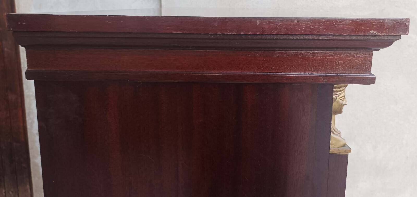 Empire style display cabinet in mahogany veneer