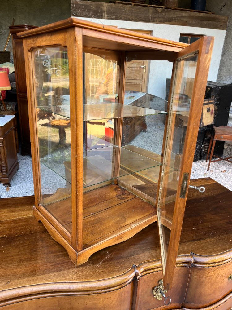 Petite vitrine ancienne