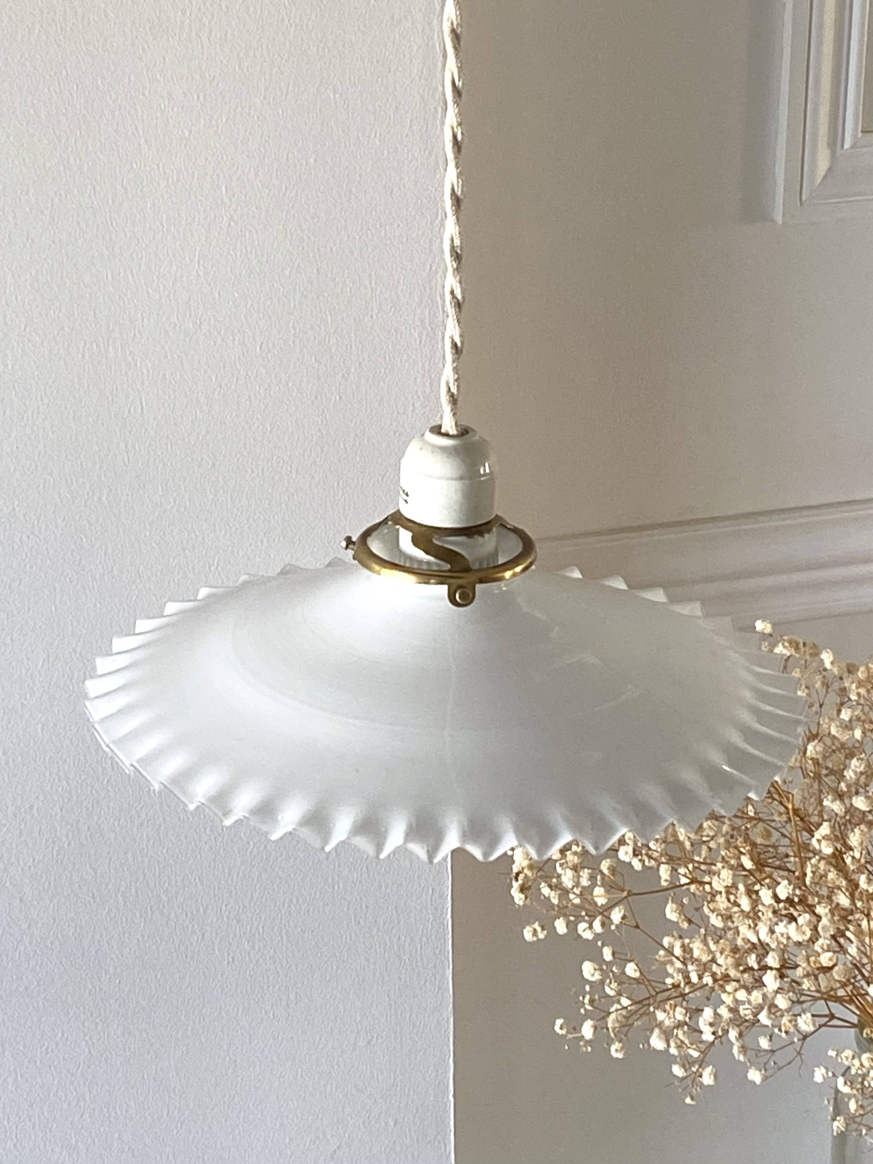 Suspension en opaline