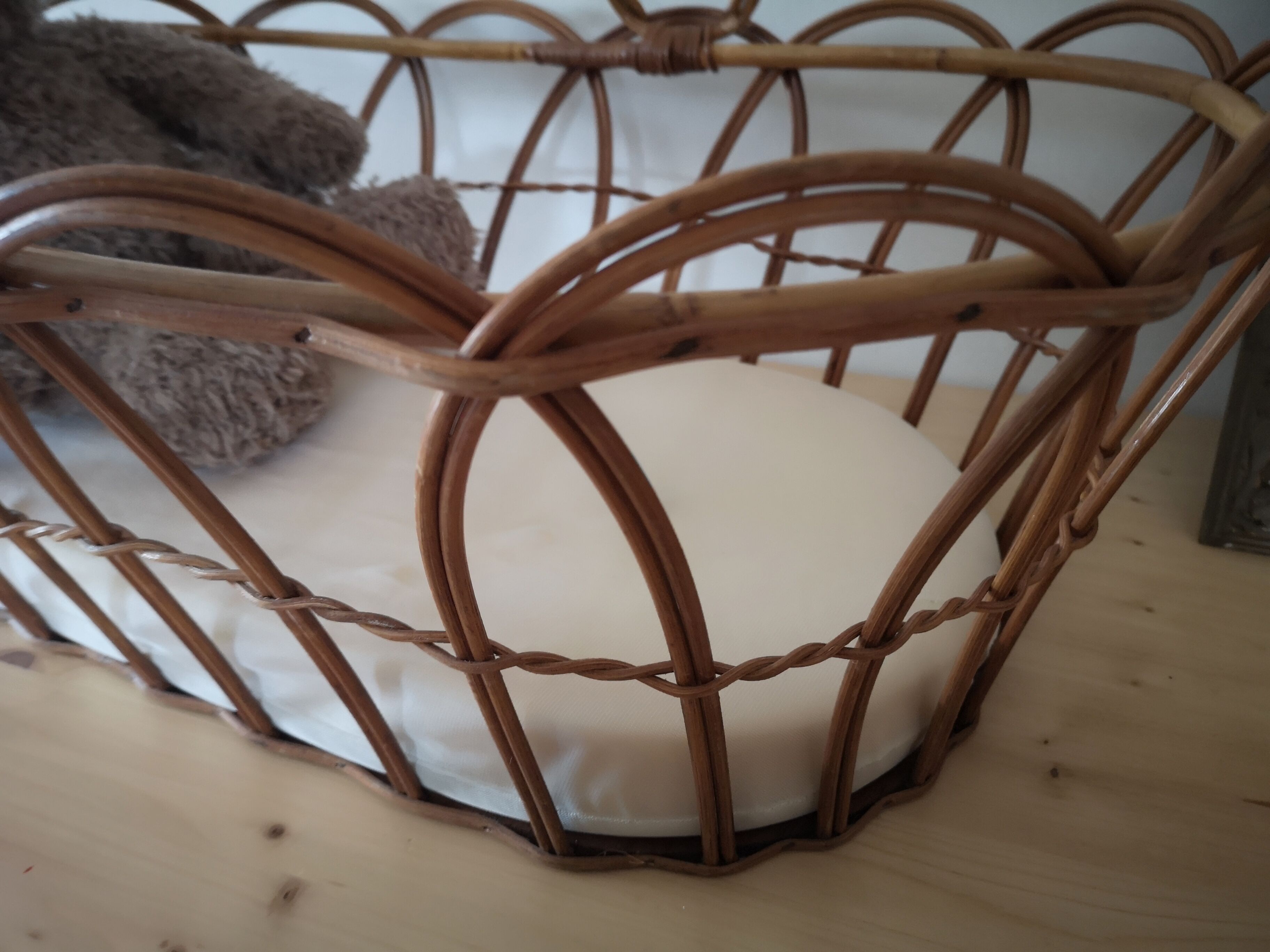 Couffin en osier vintage