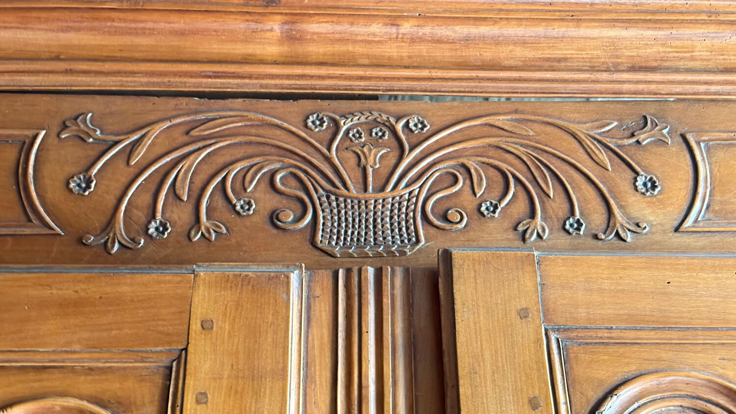 Armoire Louis XV